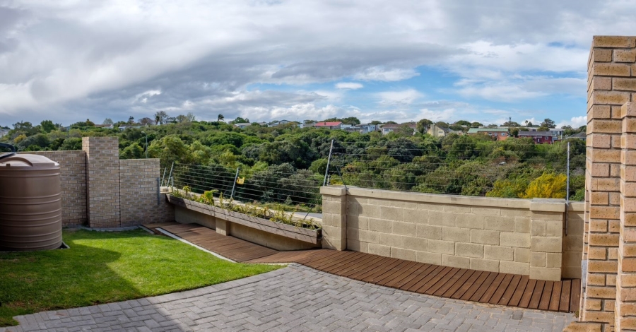 2 Bedroom Property for Sale in Sherwood Eastern Cape